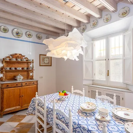 Genteel * Seville